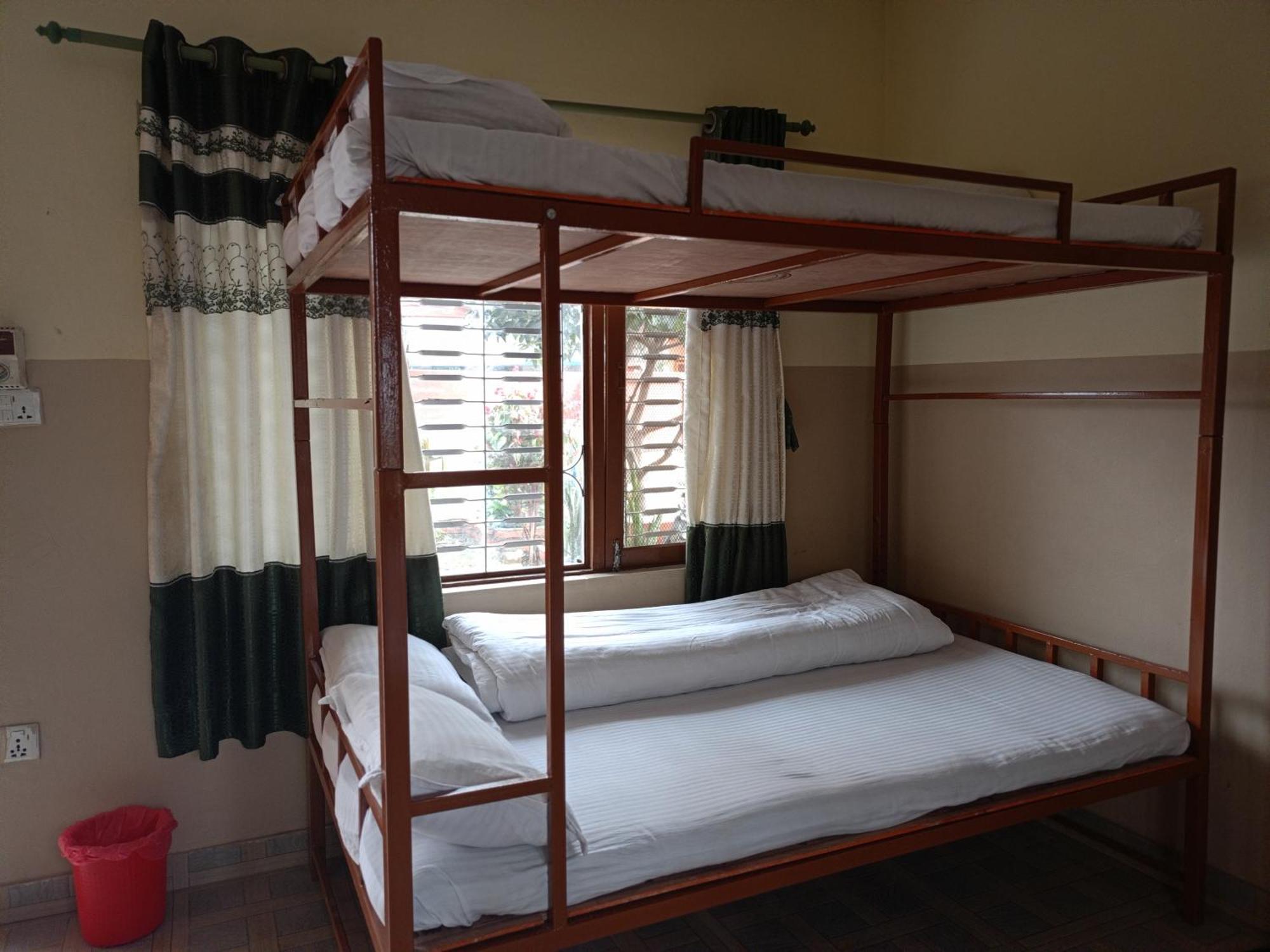 Pokhara Metro Eco Hotel Kamer foto