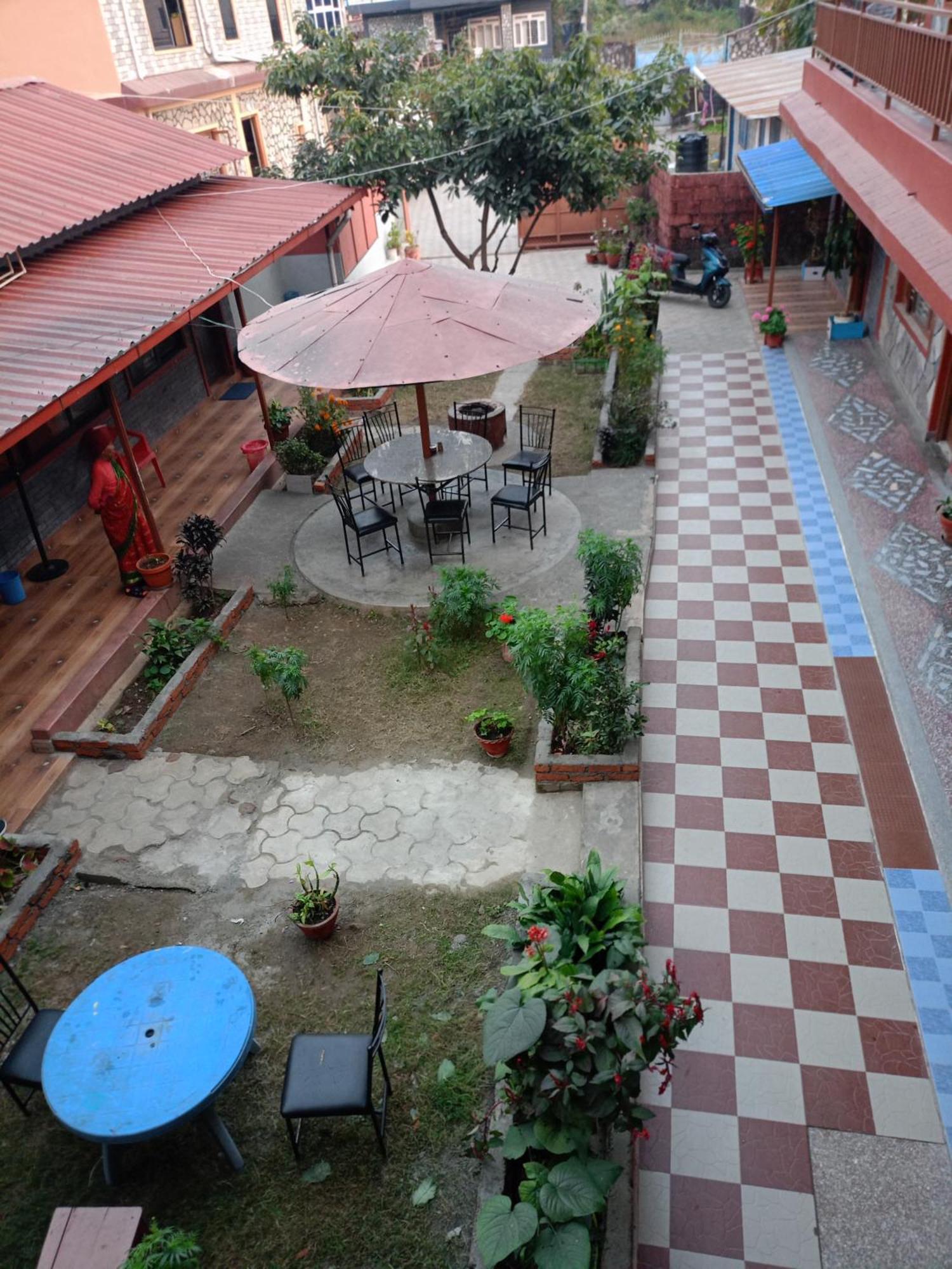 Pokhara Metro Eco Hotel Buitenkant foto