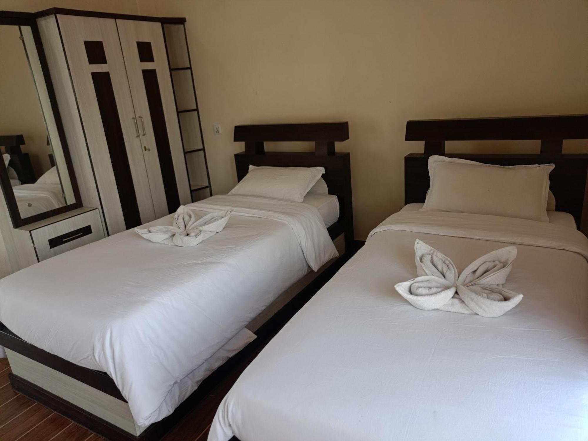 Pokhara Metro Eco Hotel Buitenkant foto