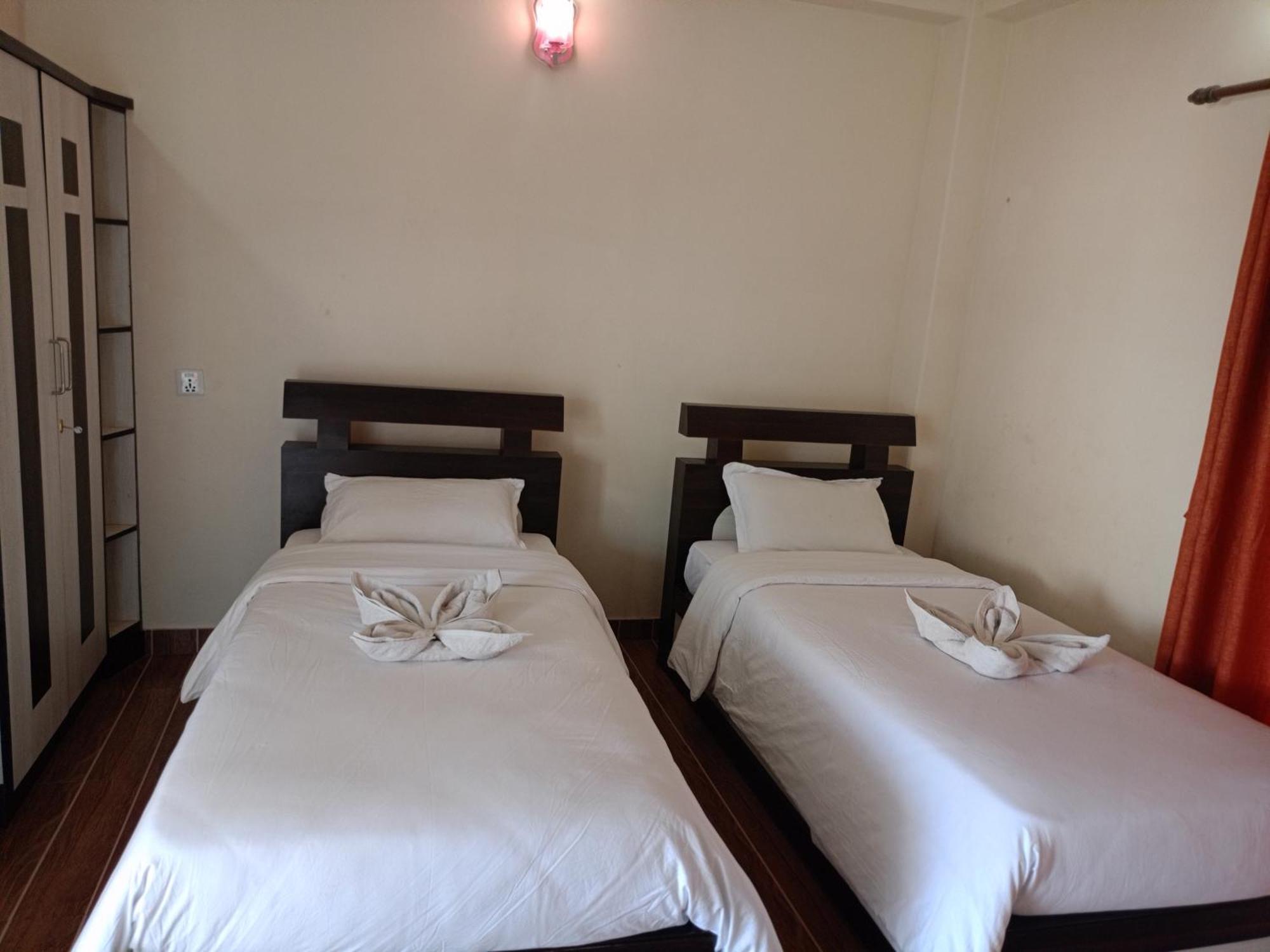 Pokhara Metro Eco Hotel Buitenkant foto