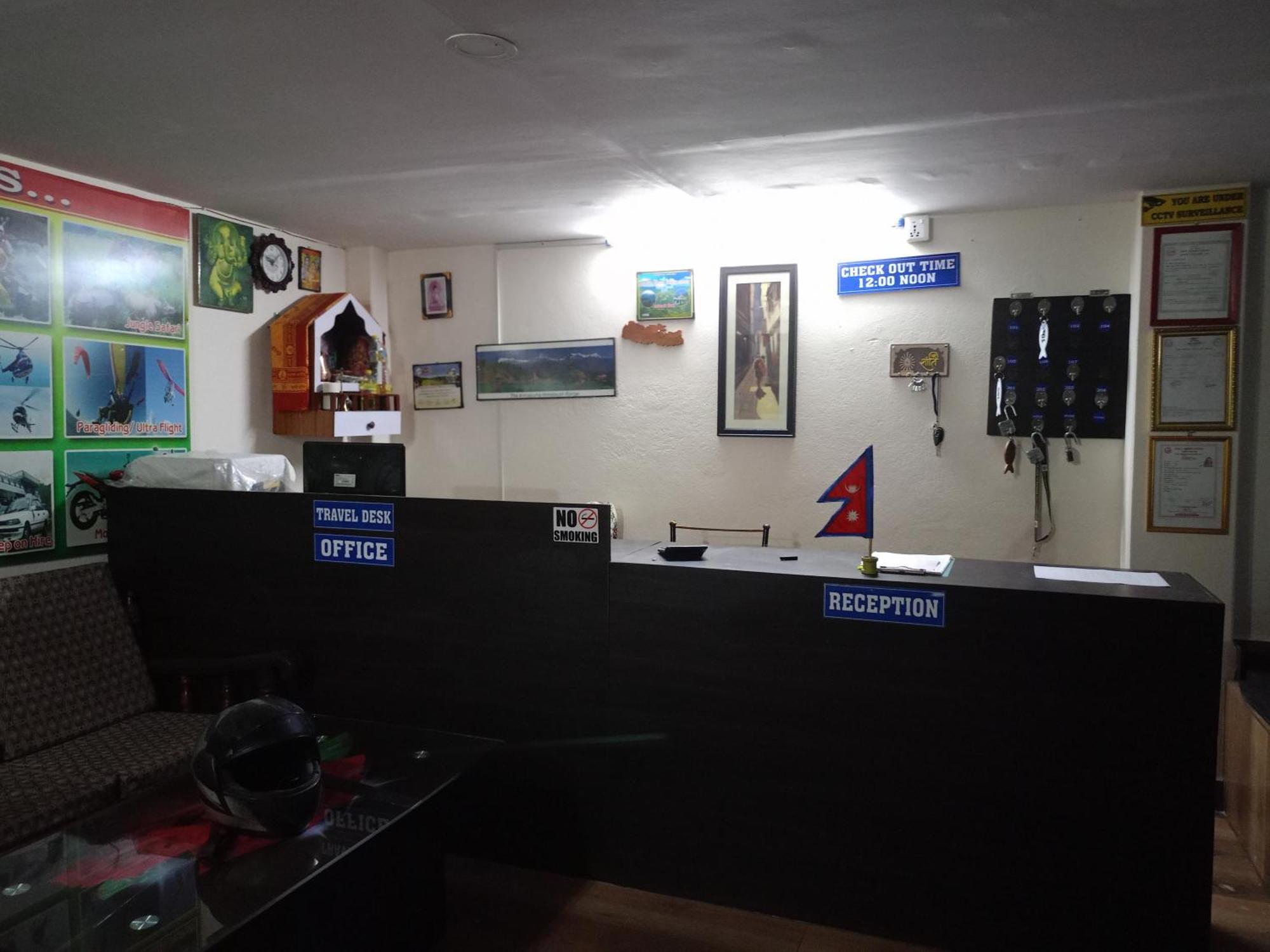 Pokhara Metro Eco Hotel Buitenkant foto