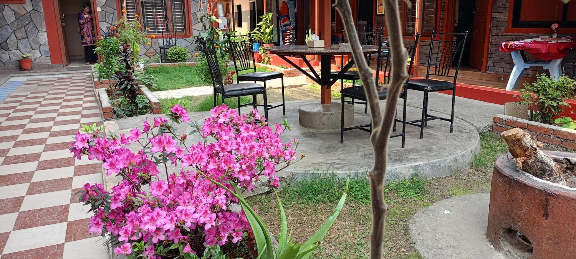 Pokhara Metro Eco Hotel Buitenkant foto