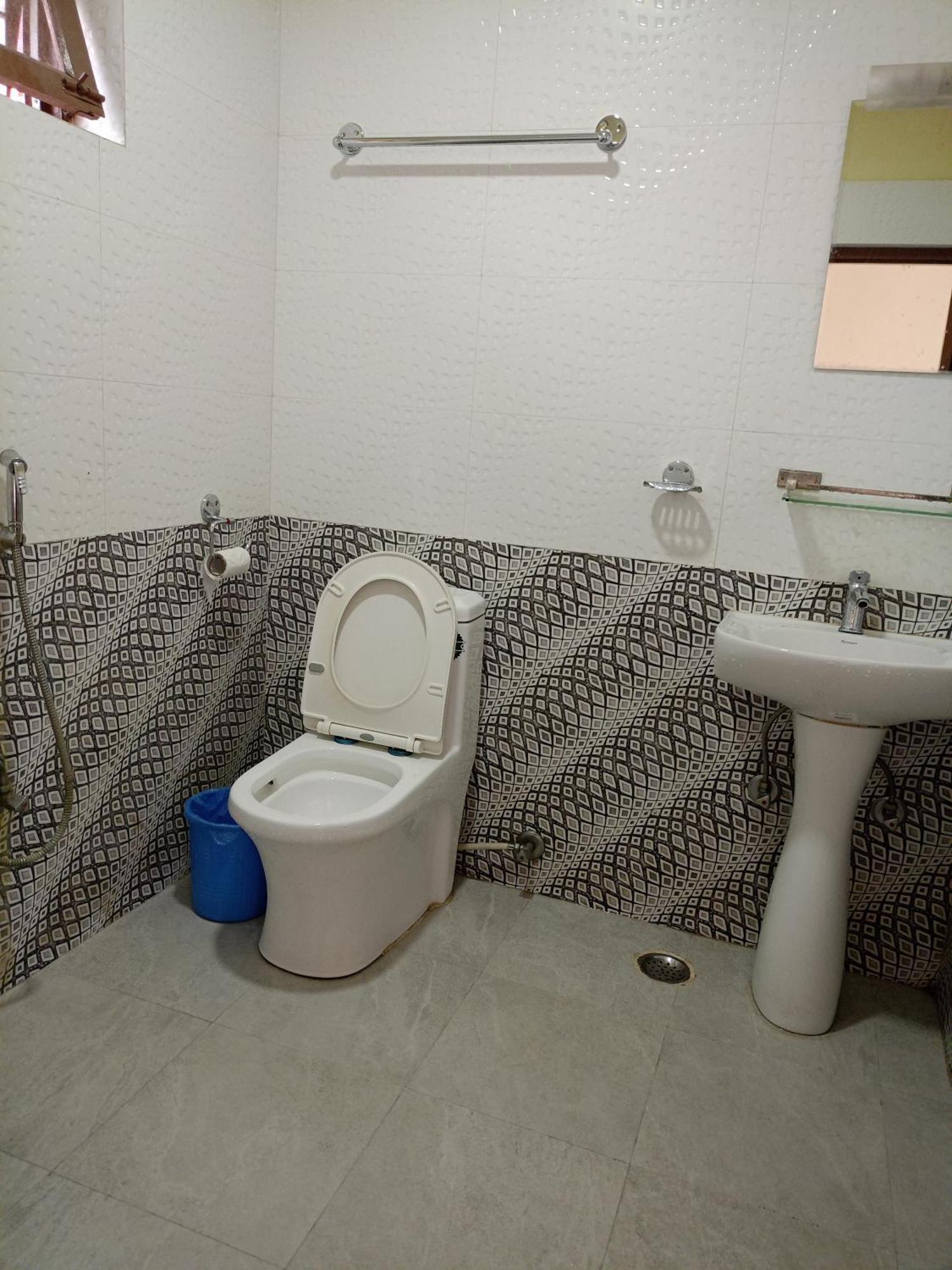 Pokhara Metro Eco Hotel Buitenkant foto