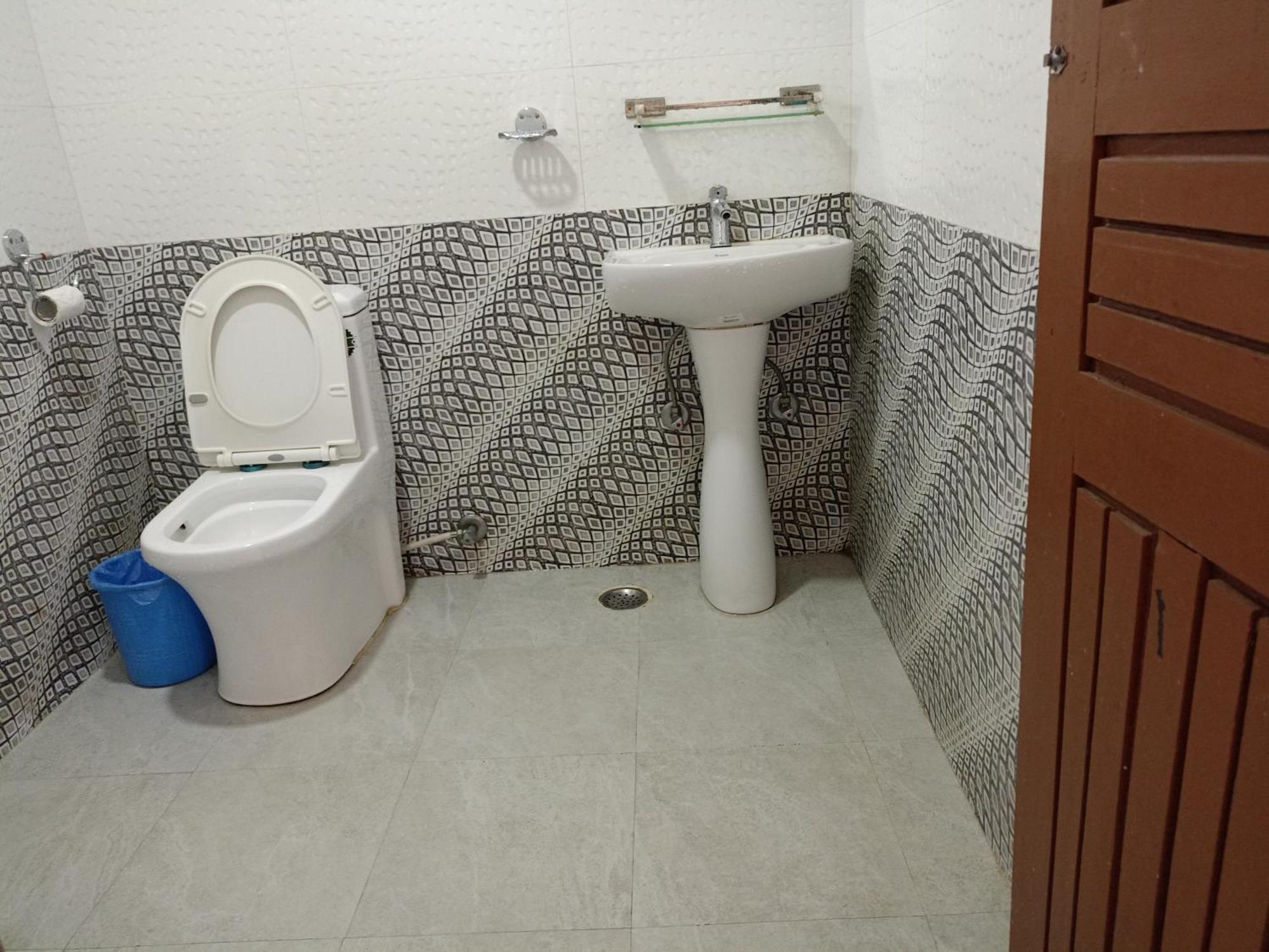 Pokhara Metro Eco Hotel Buitenkant foto