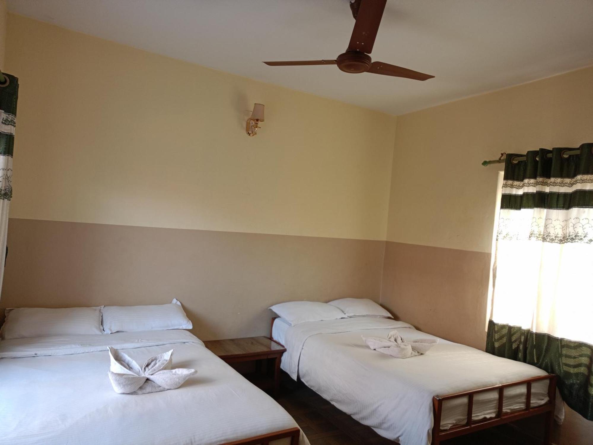 Pokhara Metro Eco Hotel Buitenkant foto