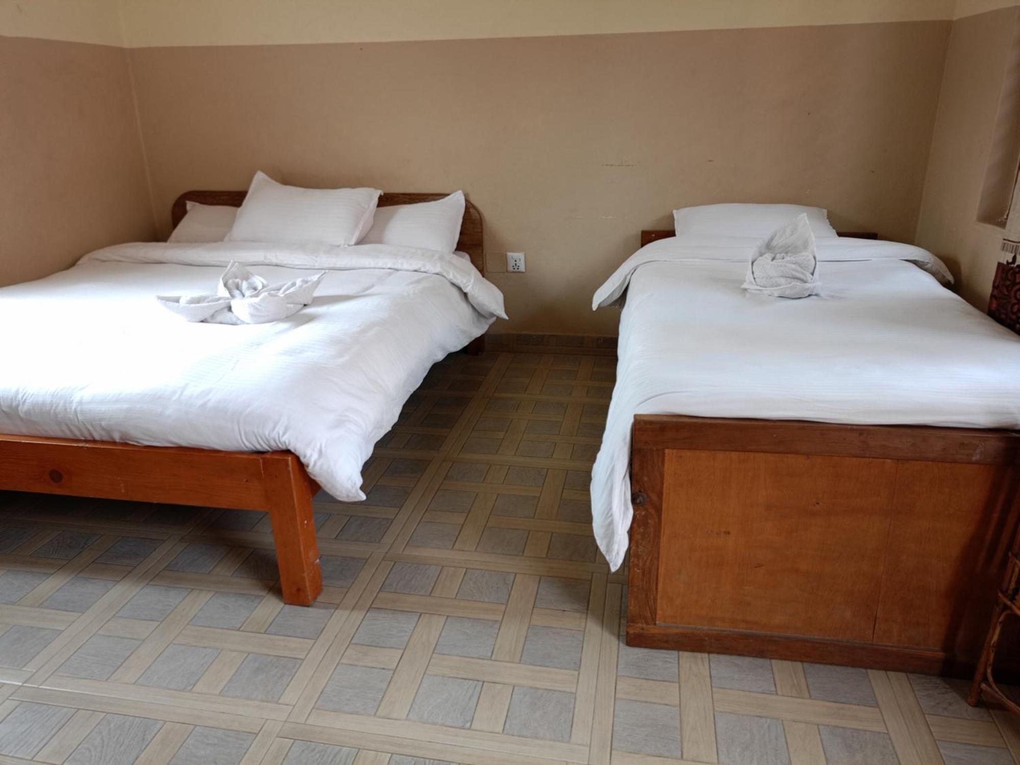 Pokhara Metro Eco Hotel Buitenkant foto