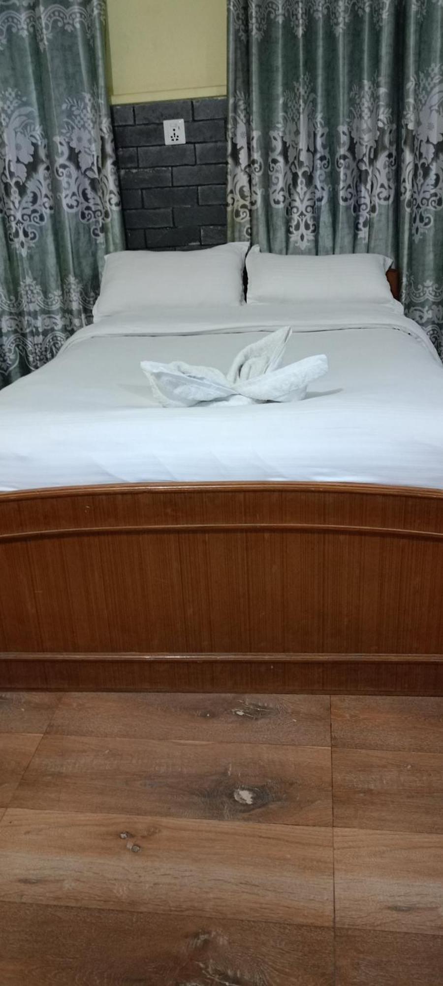 Pokhara Metro Eco Hotel Buitenkant foto