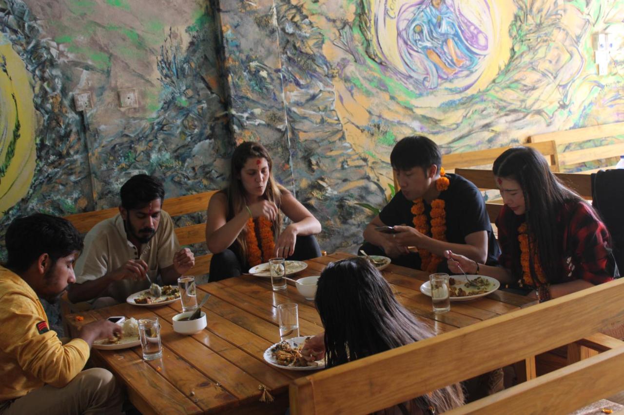 Pokhara Metro Eco Hotel Buitenkant foto